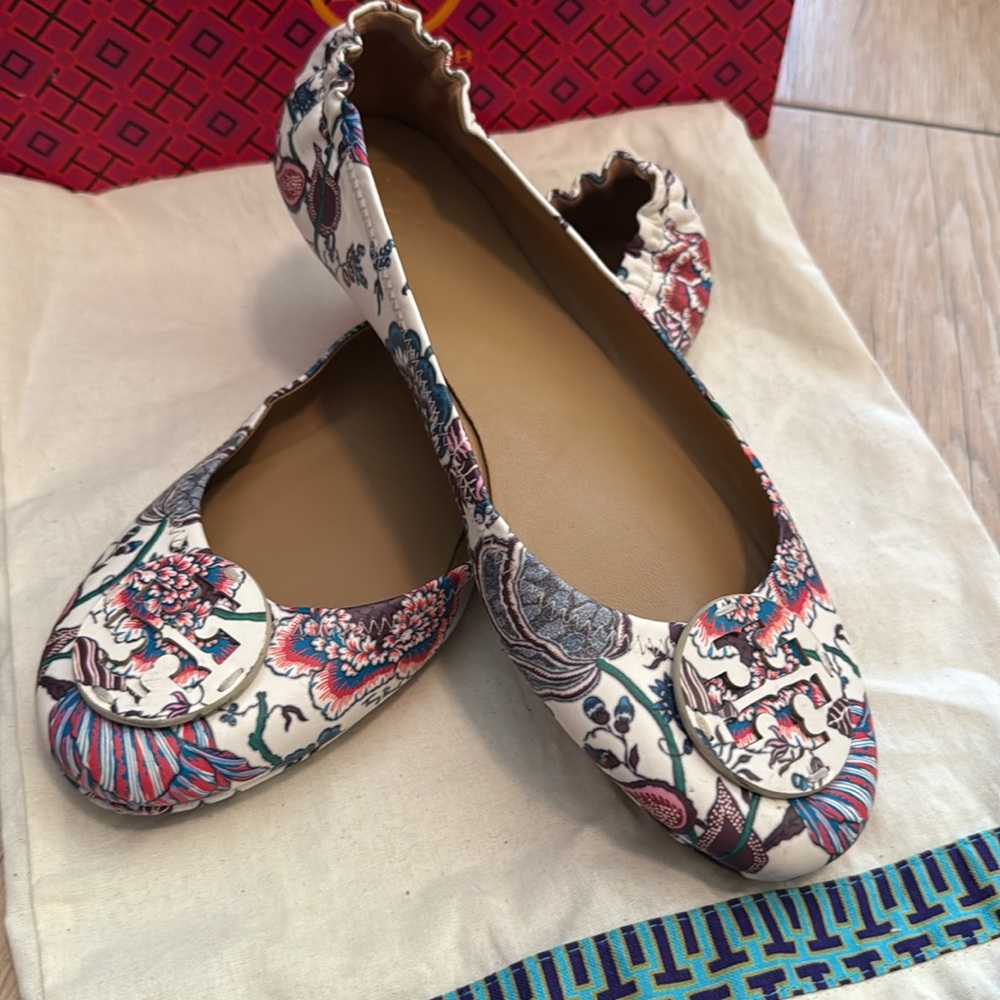 Tory Burch Floral Print Flats - Multicolor - Picture 2 of 6